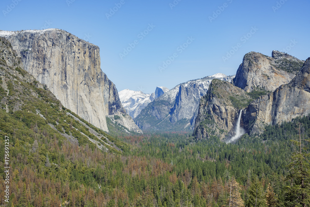Tunnel View, Yosemite National Park, California, USA Tunnel View, Yosemite National Park, California, USA
