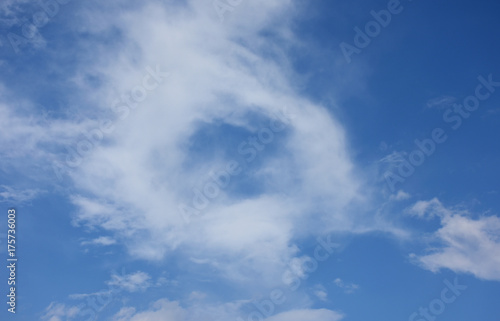 Fototapeta Naklejka Na Ścianę i Meble -  青空と雲（空洞、何かが生まれる予感などのイメージ）