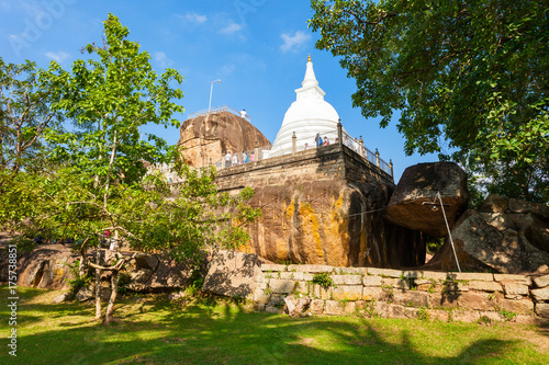Isurumuniya Buddhist Temple, Anuradhapura photo