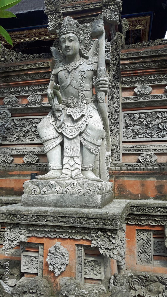 Statues dans les rues de Ubud sur l'île de Bali, Indonésie
