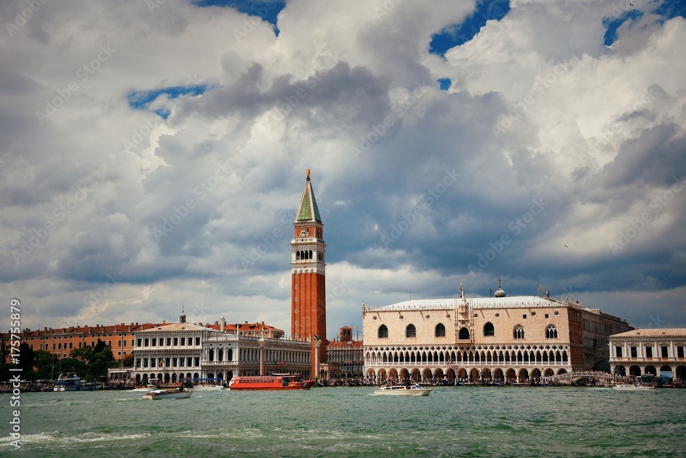 Fototapeta premium Piazza San Marco waterfront view
