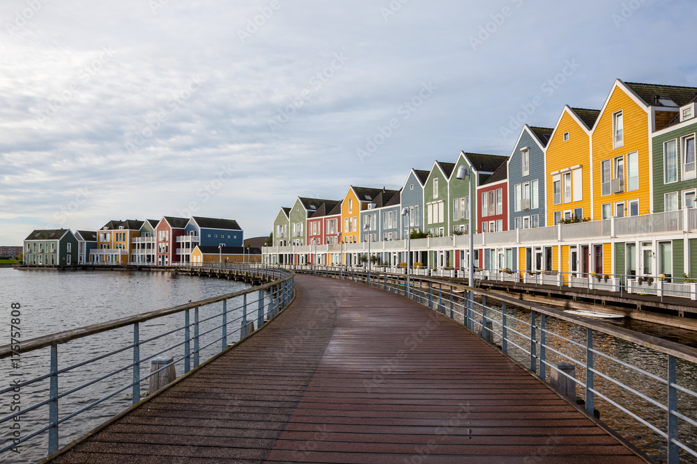 Obraz premium houses at the water