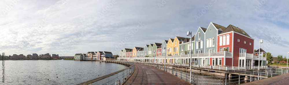 houses at the water