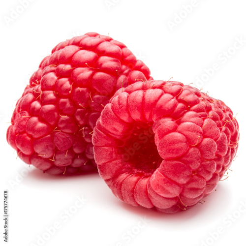 Photo ripe raspberries isolated on white background close up