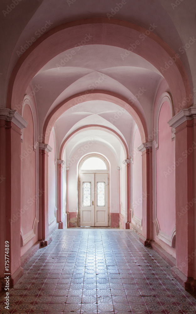 interior of the corridor built by the archway technique