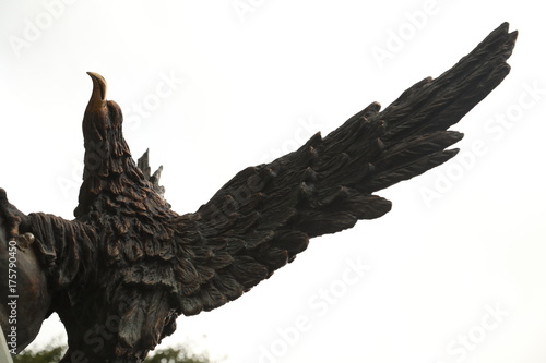 Bird Eagle statue
