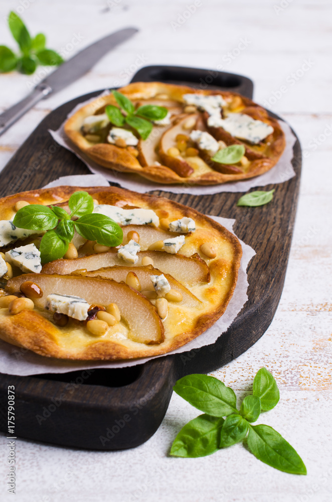 Traditional pizza with pear Traditional pizza with pear
