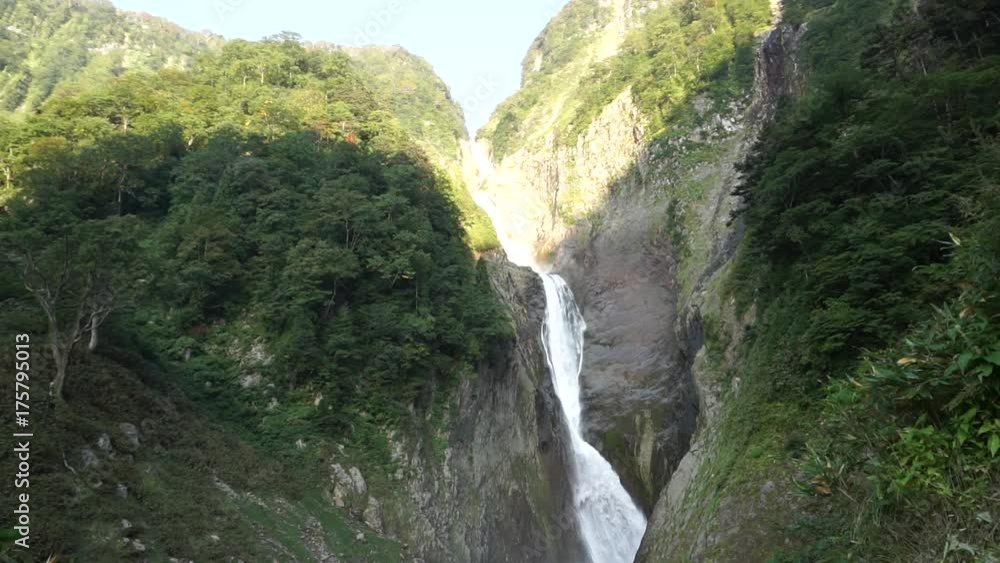 日本の滝 落差日本一の称名滝 日本の滝 落差日本一の称名滝