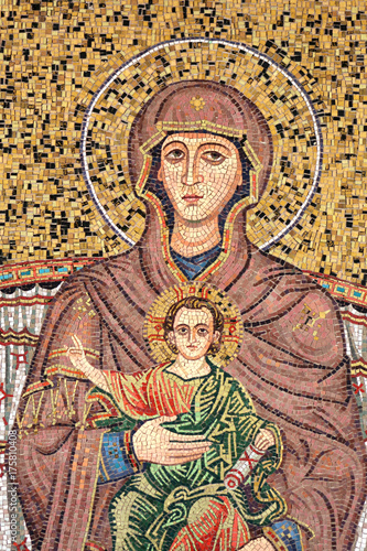Vierge à l'enfant - Mosaïque à Taormina - Sicile / Italie