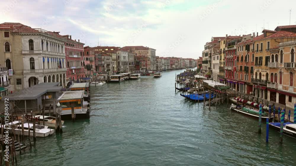 View of the Grand Canal from Rialto Bridge in Venice early morning, 4k
View of the Grand Canal from Rialto Bridge in Venice early morning, 4k