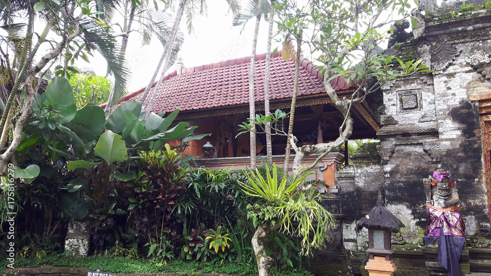 Obraz premium Temples et statues à Ubud sur l'île de Bali, Indonésie
