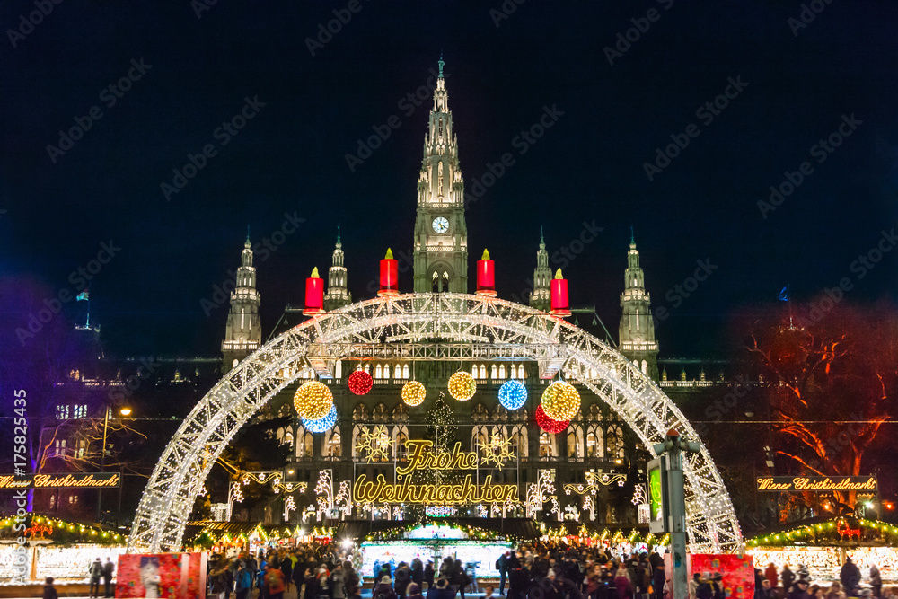 Naklejka premium Christmas market in Vienna