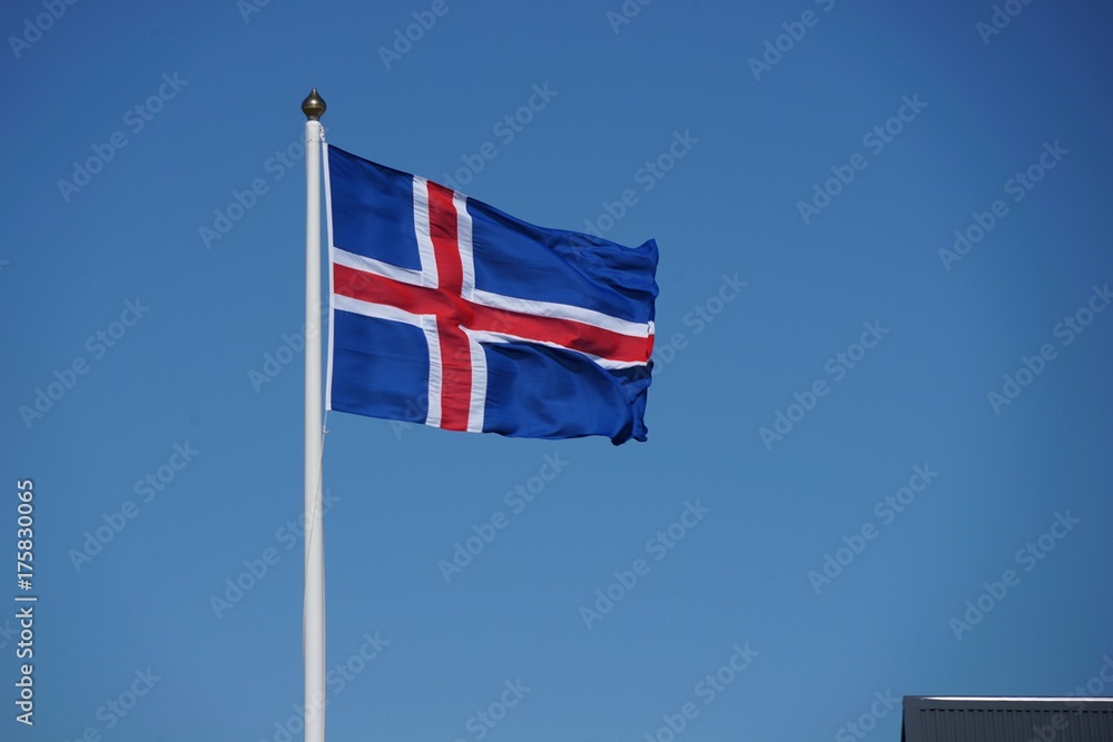 Isländische Fahne im Wind