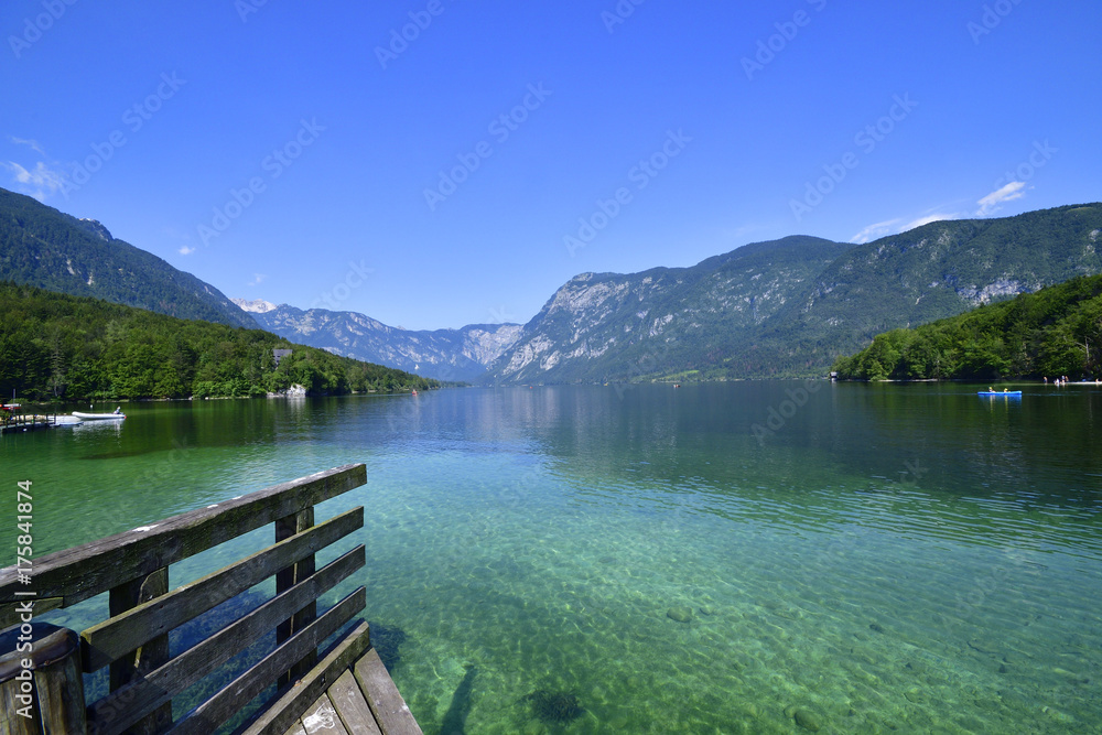  Bohinjsko jezero ( Wocheiner See ) in Slowenien