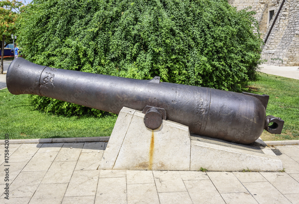The old ship cannon.
