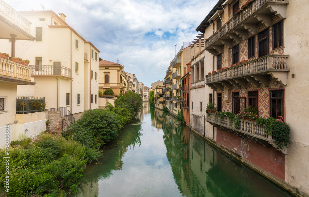 Barocke Architektur am Kanal in Padova, Italien