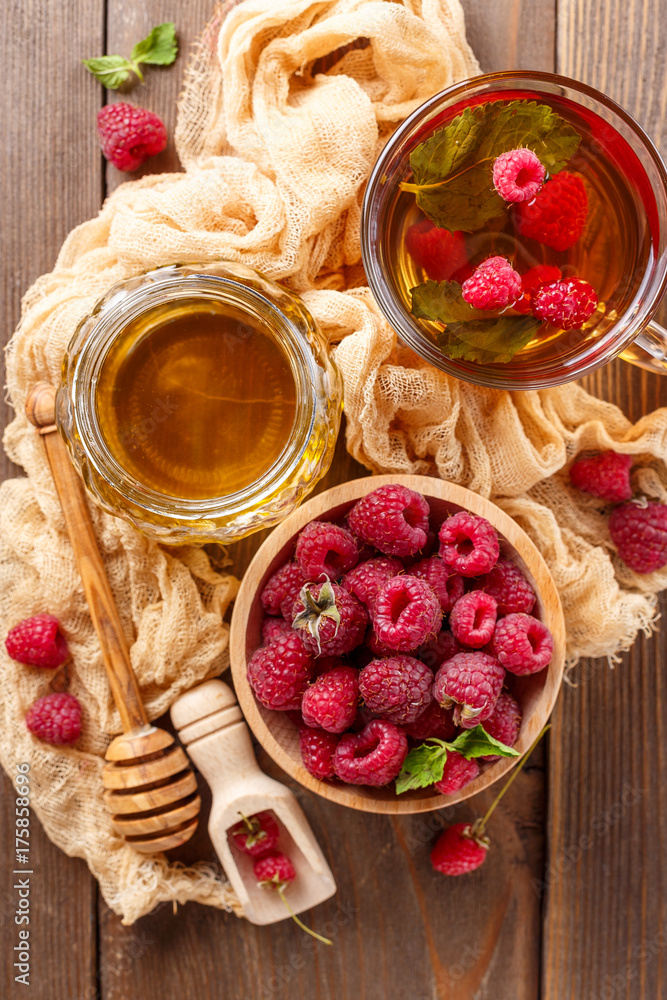 Tea with mint and raspberry Tea with mint and raspberry