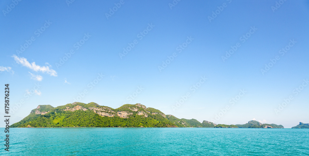 Panorama beautiful natural landscape front of the island on the sea under bright blue sky in summer at Mu Ko Ang Thong National Marine Park is a famous attractions in Surat Thani, Thailand