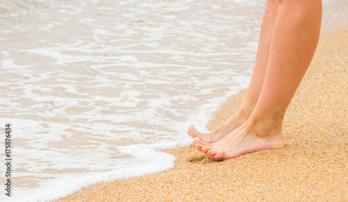Ноги, море, плаж