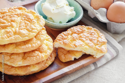 Foto Cloud bread, Oopsie bread , Keto, ketogenic diet, paleo, low carb high fat