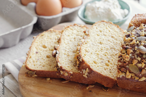 Foto healthy almond bread, Keto, ketogenic diet, paleo, low carb fat