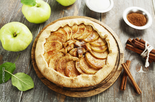 Galette with apples and cinnamon