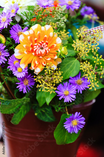 Fototapeta Naklejka Na Ścianę i Meble -  Bouquet of autumn flowers