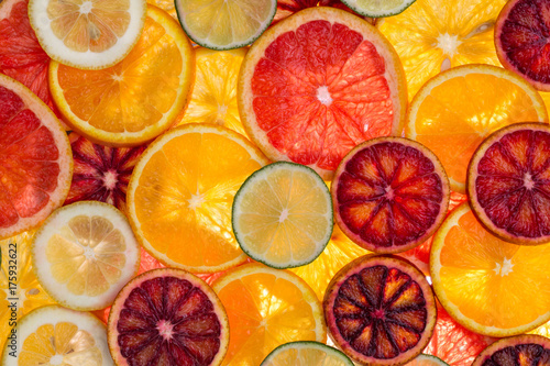 sliced mixed citrus fruits