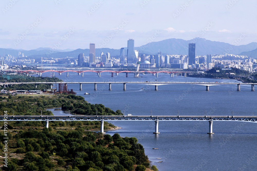 Han river and Seoul cityscape