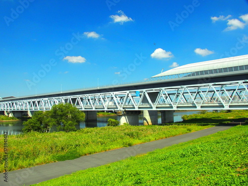 葛飾大橋と東京外環自動車道風景