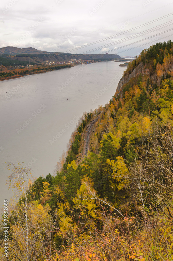 Obraz premium Autumn landscape, golden forest, river, cloudy day