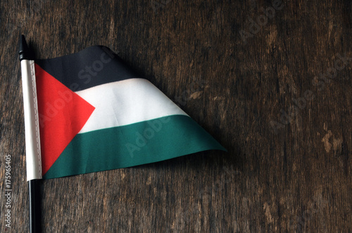 علم فلسطين Palestinian flag Flagge Palästinas Bandiera della Palestina  Bandera 巴勒斯坦国旗 de फिलिस्तीन का ध्वज Bandeira הדגל הפלסטיני Палестинский  флаг da パレスチナの旗 Stock Photo