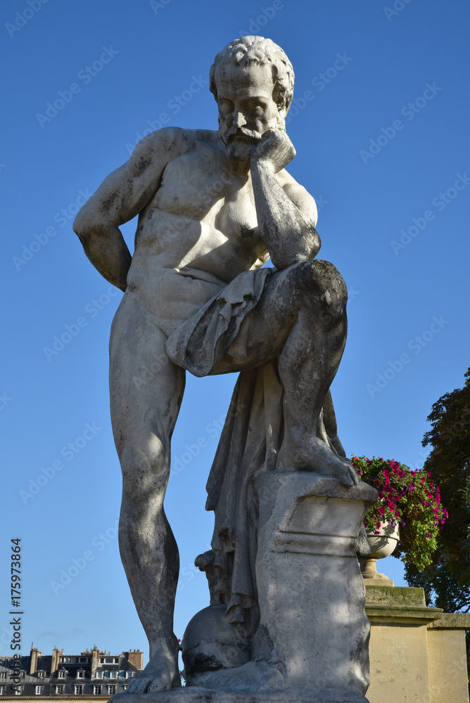 Statue de Marius sur les ruines de Carthage au jardin du Luxembourg à Paris, France