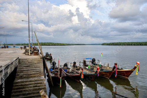 Wallpaper Mural Long tail boat Torontodigital.ca