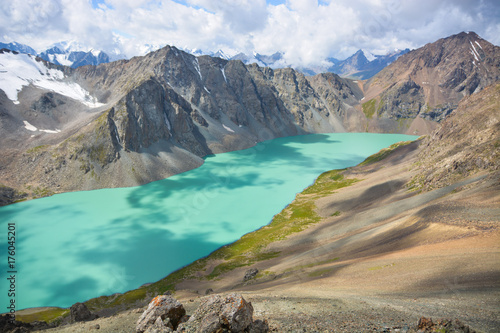 Fototapeta Naklejka Na Ścianę i Meble -  Beautiful mountain lake