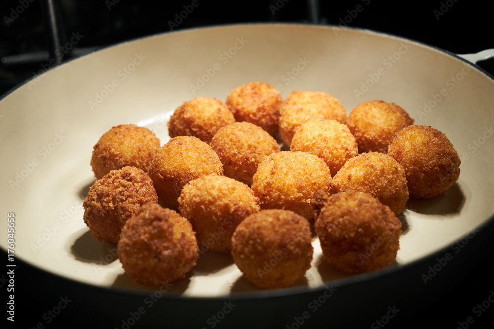 Vegetarian fried falafel chicken balls Vegetarian fried falafel chicken balls