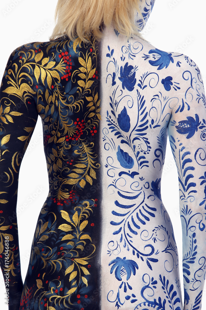Obraz premium Body art of a girl in the style of Khokhloma and Gzhel