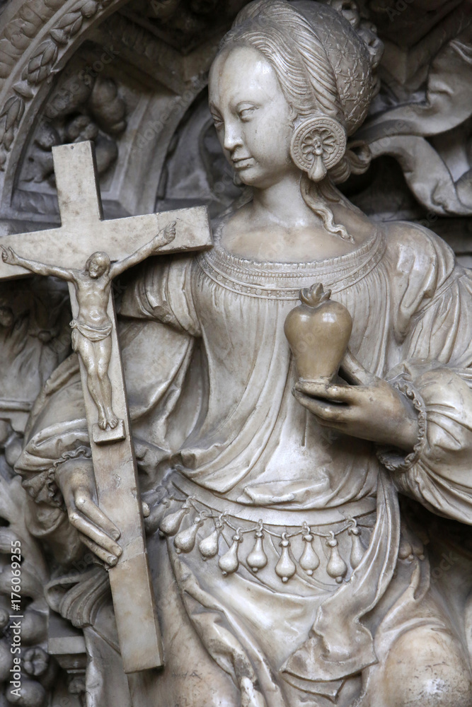 Allégorie de la Charité. Détail du mausolée des cardinaux d'Amboise. Cathédrale Notre-Dame de Rouen. Allegory of Charity.