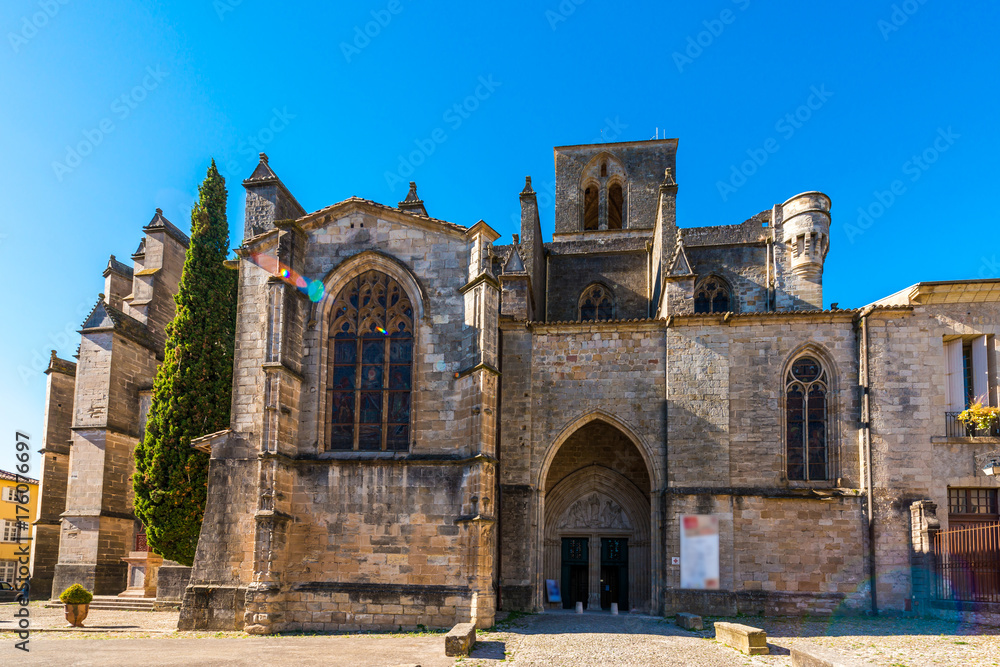 La Cathédrale Saint-Fulcran de Lodève dans l'Hérault en Occitanie, France