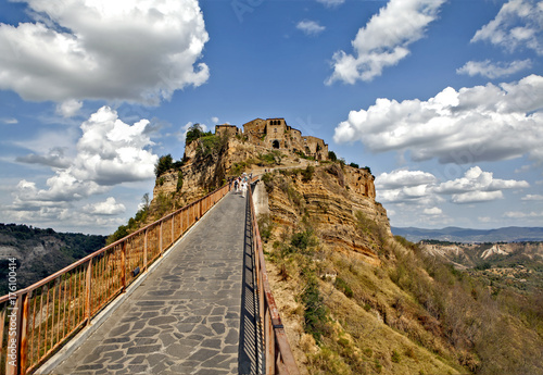 Чивита ди Баньореджо – мост в средневековый город-замок. Италия. photo