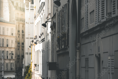 House Fassades around Montmartre - Paris © TIMDAVIDCOLLECTION