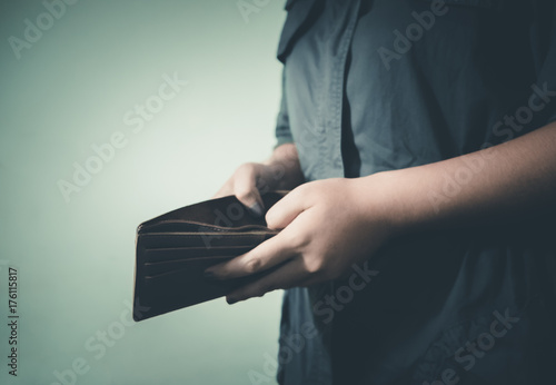 close up wallet  young woman show her empty wallet,retro