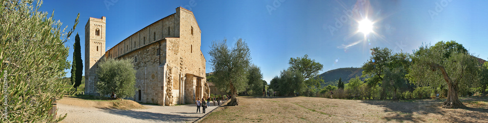 Naklejka premium Montalcino, abbazia di San'Antimo a 360°