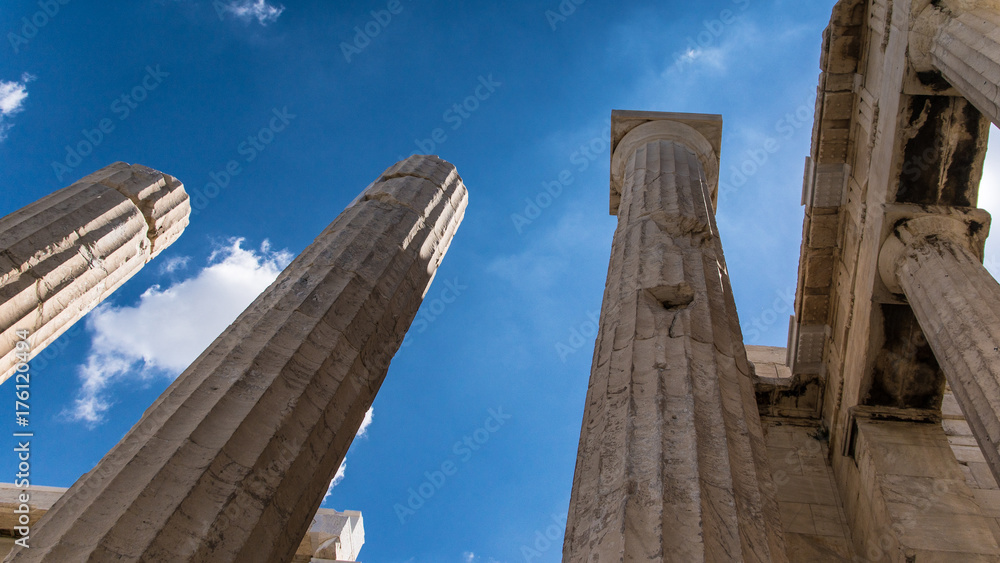 Colonnes doriques en perspective Colonnes doriques en perspective