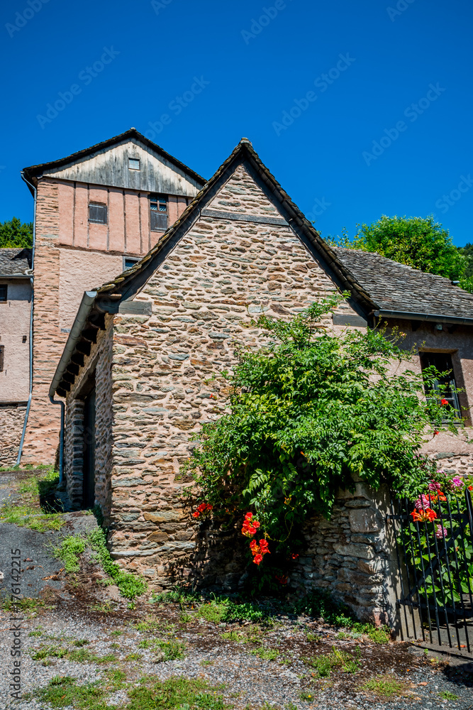 Dans les rues de Conques en Rouergue Dans les rues de Conques en Rouergue