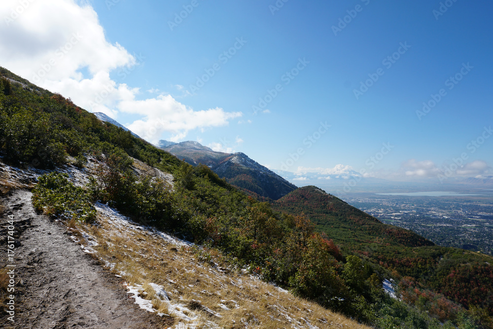 Fototapeta premium Mountains Overlook Provo Utah Early Snow 01