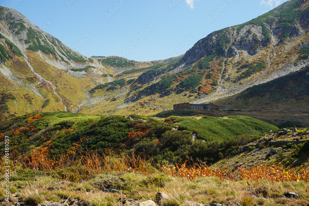 立山　一之瀬山荘　秋　紅葉シーズン