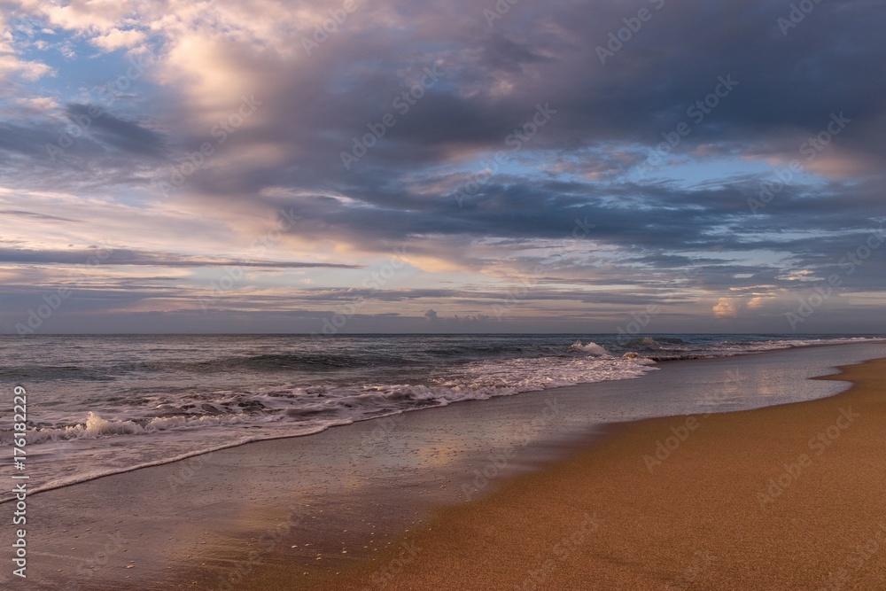 Fototapeta premium Sunrise in Lake Worth Beach August