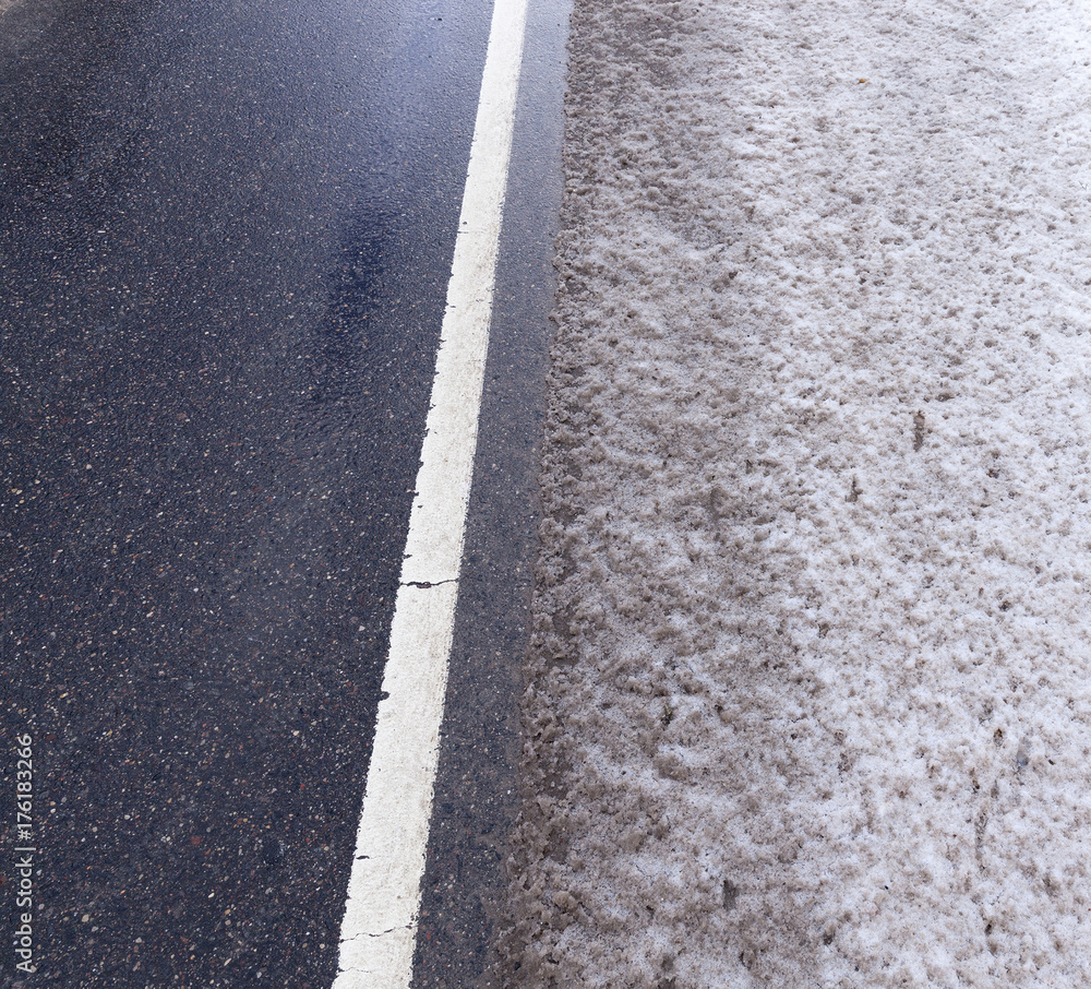 Obraz premium Road under the snow