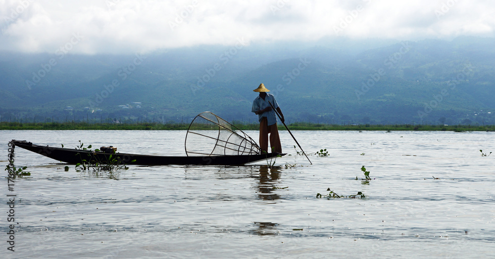 Naklejka premium pêcheur du lac Inle